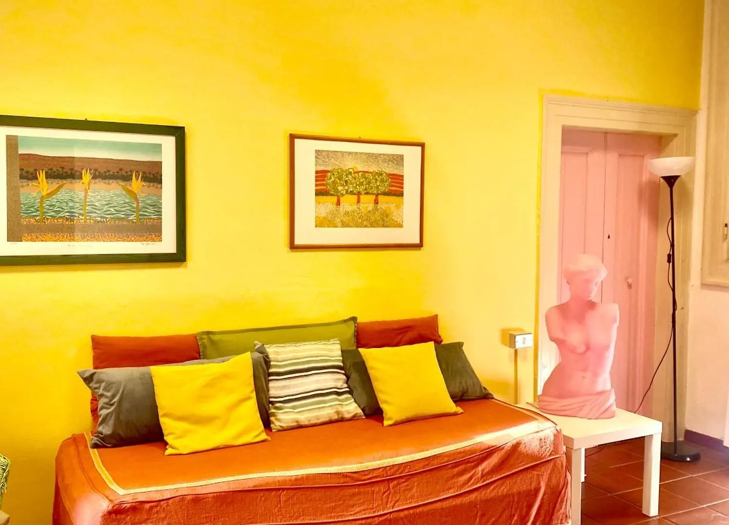 Cozy Corner Apartment Brescia